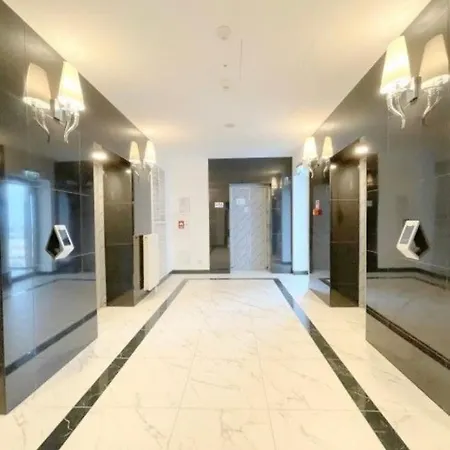 Hanza Tower Platinium 23 Pool & Sauna & Jacuzzi & アパート